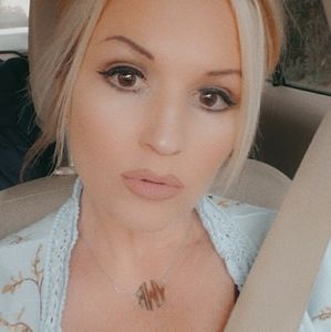 Meet your Posher, Yvette